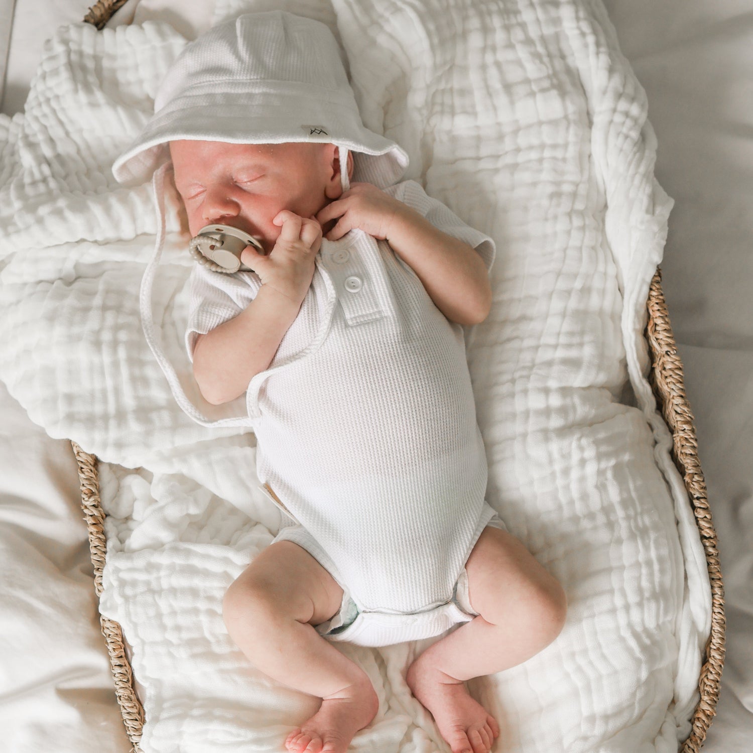 Summer Bodysuit &amp; Sun Hat - White